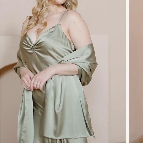 Revelry Satin Shawl Wrap in Mahogany - Picture 3 of 6